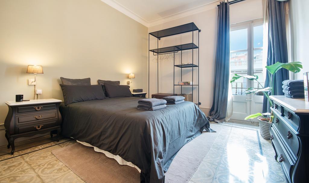 You Stylish Boutique Apartments Barcelona Bagian luar foto