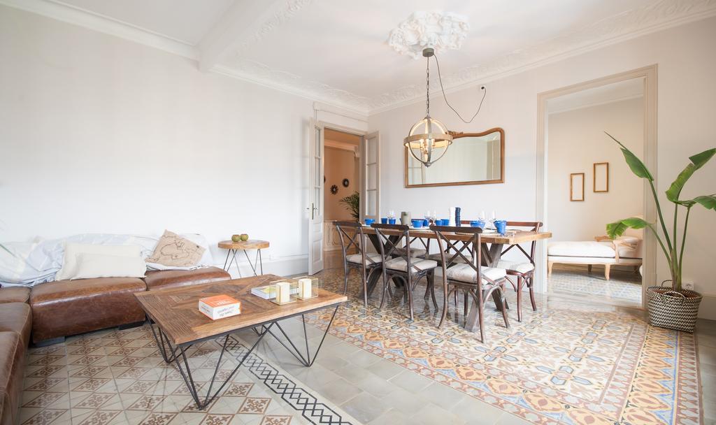 You Stylish Boutique Apartments Barcelona Bagian luar foto